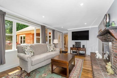 40 Abington St, Hingham, MA 02043 photo 5