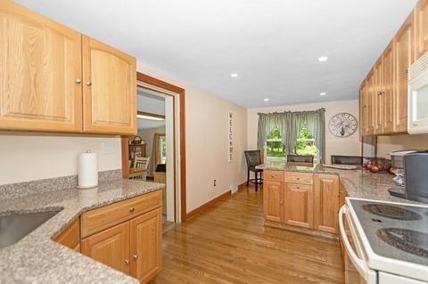 40 Abington St, Hingham, MA 02043 photo 9