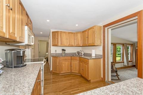 40 Abington St, Hingham, MA 02043 photo 10