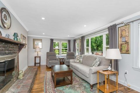 40 Abington St, Hingham, MA 02043 photo 4