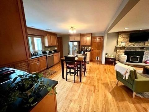 8 Ebenezer St, Worcester, MA 01604 photo 6