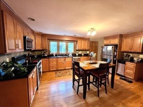 8 Ebenezer St, Worcester, MA 01604 photo 7