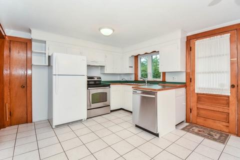 8 Burrill St, Walpole, MA 02081 photo 4