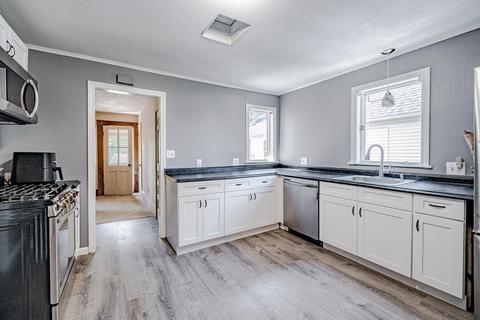 74 E Silver St, Westfield, MA 01085 photo 8