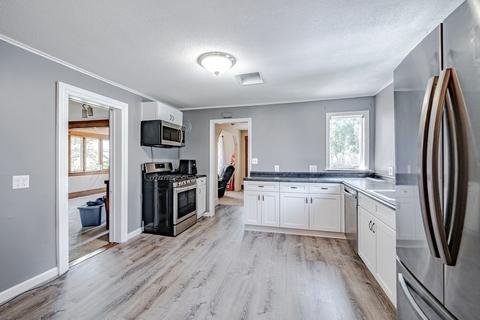 74 E Silver St, Westfield, MA 01085 photo 7