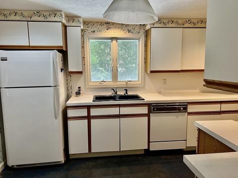 46 Prouty Ln, Worcester, MA 01602 photo 2