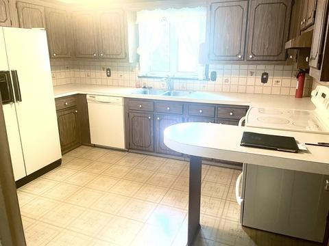 279 Pitman St, Fall River, MA 02723 photo 8