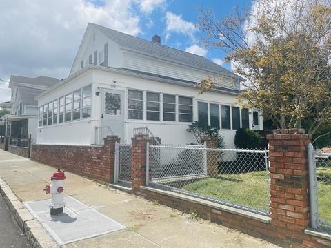 279 Pitman St, Fall River, MA 02723 photo 2