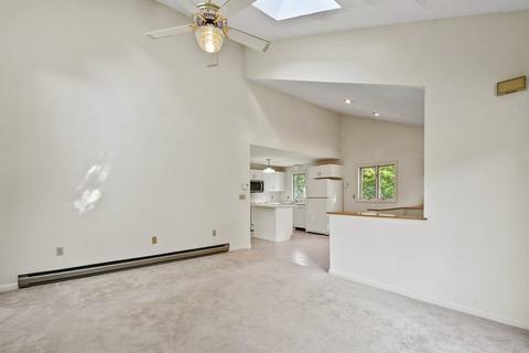 7 Porter St, Worcester, MA 01604 photo 3