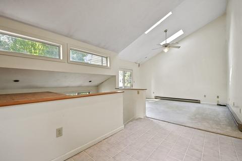 7 Porter St, Worcester, MA 01604 photo 5