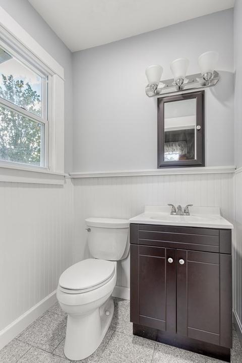 15 Itendale St, Springfield, MA 01108 photo 8
