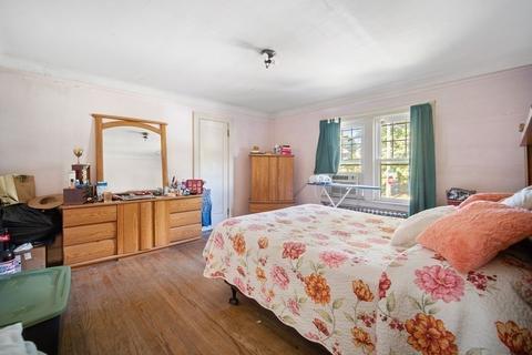 145 Chapin Ter, Springfield, MA 01107 photo 24