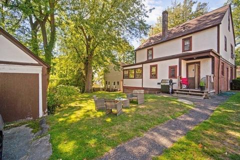 145 Chapin Ter, Springfield, MA 01107 photo 4