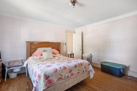 145 Chapin Ter, Springfield, MA 01107 photo 26