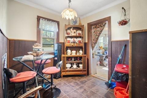 145 Chapin Ter, Springfield, MA 01107 photo 20