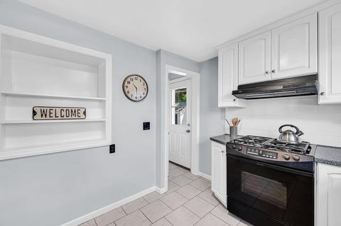 127 Old Brook Rd, Springfield, MA 01118 photo 16