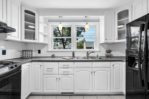 127 Old Brook Rd, Springfield, MA 01118 photo 3