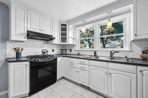 127 Old Brook Rd, Springfield, MA 01118 photo 12