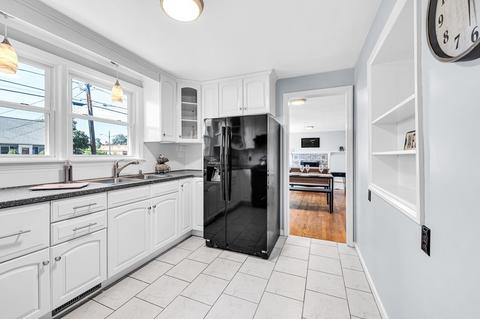 127 Old Brook Rd, Springfield, MA 01118 photo 13