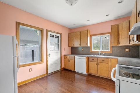 5 Cabot St, Worcester, MA 01603 photo 3