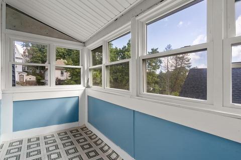 5 Cabot St, Worcester, MA 01603 photo 4