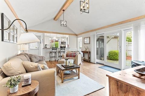 47 Mashie Cir, Mashpee, MA 02649 photo 18