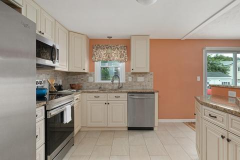 14 Devine Rd, Randolph, MA 02368 photo 12