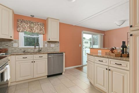14 Devine Rd, Randolph, MA 02368 photo 13