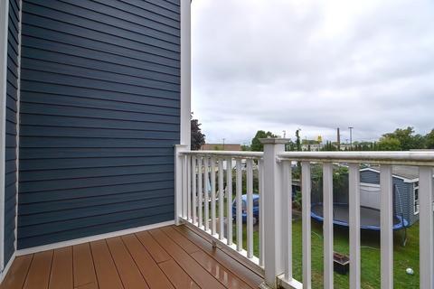 883 Grinnell St, Fall River, MA 02721 photo 23