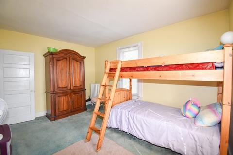 36 Maple Ter, West Springfield, MA 01089 photo 25
