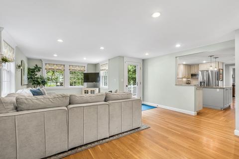 11 Milton Rd, Reading, MA 01867 photo 6