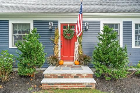 11 Milton Rd, Reading, MA 01867 photo 2