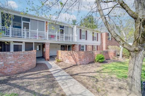 30 Halifax Ct #B, Springfield, MA 01108 photo 4