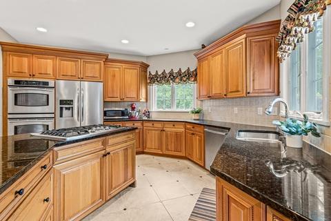 11 Pondview Ln, Reading, MA 01867 photo 12
