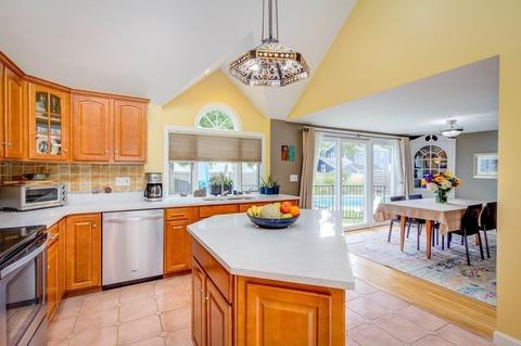 22 Maple St, Hudson, MA 01749 photo 9
