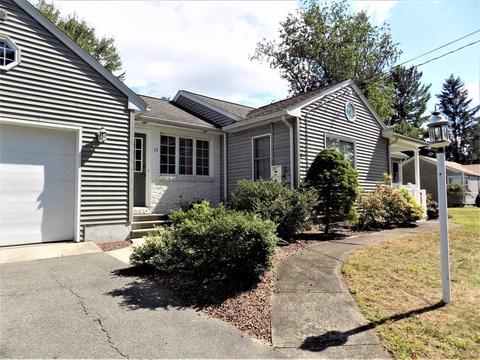 13 Delano Dr, Springfield, MA 01129 photo 2