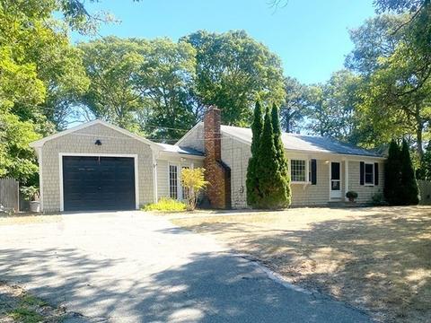 423 Bishops Ter, Barnstable, MA 02601 photo 1