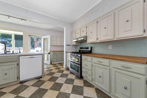 13 Trask St, Gloucester, MA 01930 photo 23