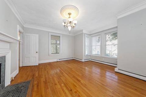 13 Trask St, Gloucester, MA 01930 photo 9
