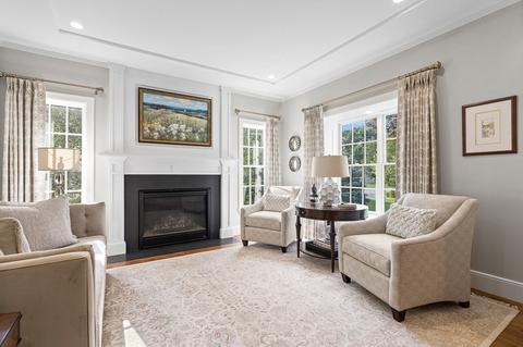 34 Willow Rd, Wellesley, MA 02482 photo 2