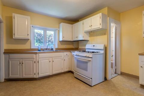 378 Walter St, Fall River, MA 02724 photo 18