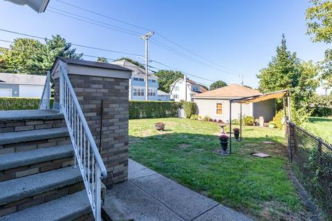 378 Walter St, Fall River, MA 02724 photo 12
