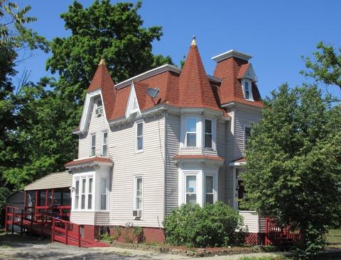 560 Union St, Springfield, MA 01109 photo 1