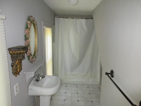 560 Union St, Springfield, MA 01109 photo 5