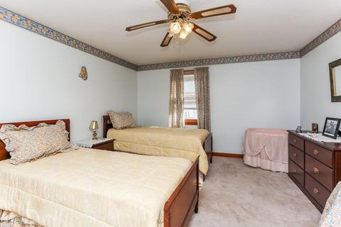 96 Wheeler Ave, Springfield, MA 01118 photo 27