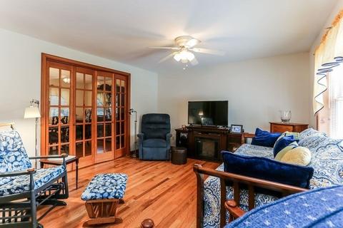 96 Wheeler Ave, Springfield, MA 01118 photo 11