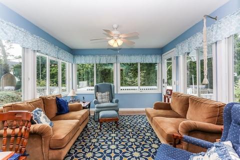 96 Wheeler Ave, Springfield, MA 01118 photo 14