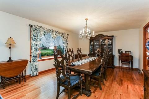 96 Wheeler Ave, Springfield, MA 01118 photo 8
