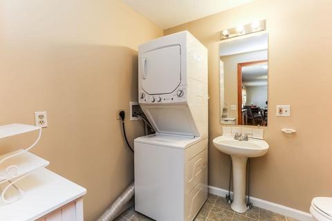 96 Wheeler Ave, Springfield, MA 01118 photo 18