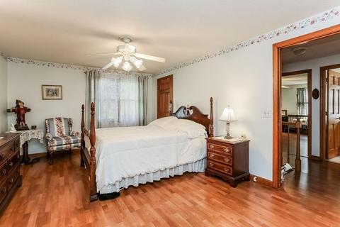 96 Wheeler Ave, Springfield, MA 01118 photo 23